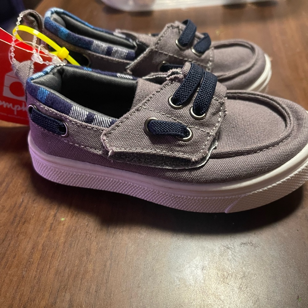 Oomphies toddler shoes